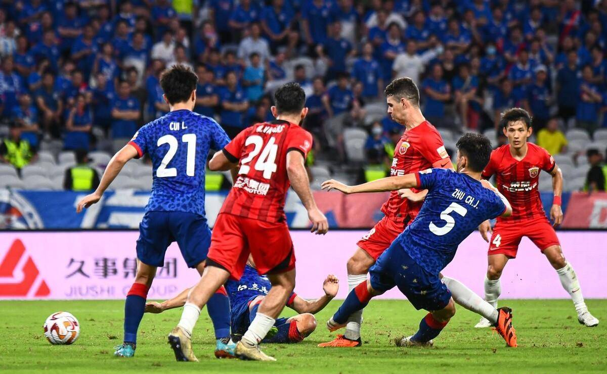 包含从上海久事今晚调整名单到冲刺阶段成都蓉城伤情更新，法国杯转会期走向成谜的词条