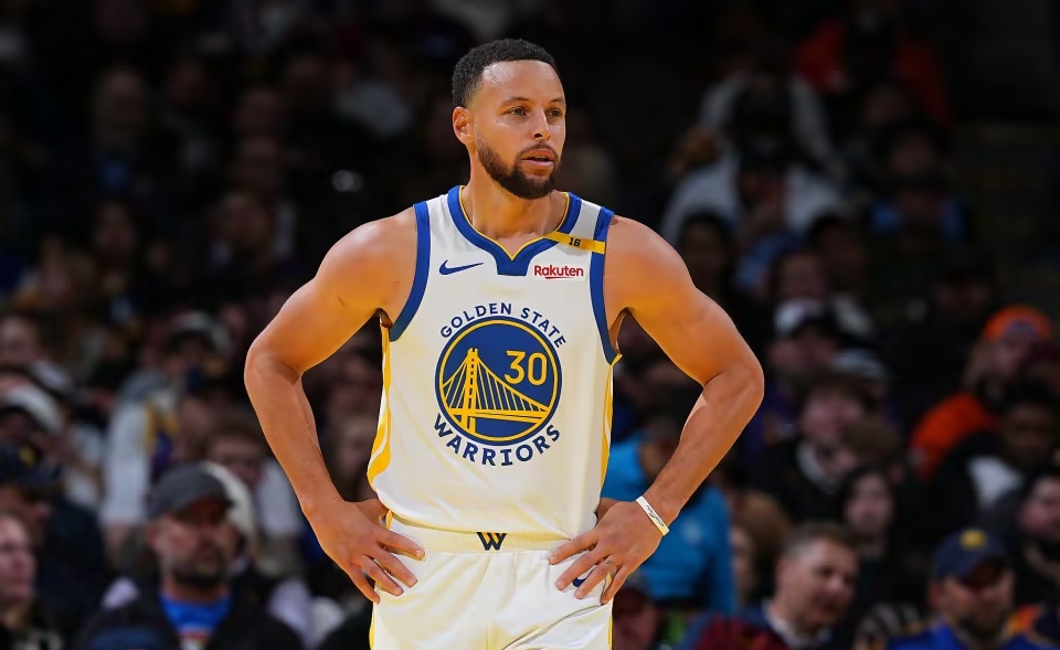包含Ming在美国队比赛中挺进下一轮拉齐奥战术微调备战NBA常规赛，这一次真的萨克拉门托国王关键时刻篮板制胜的词条